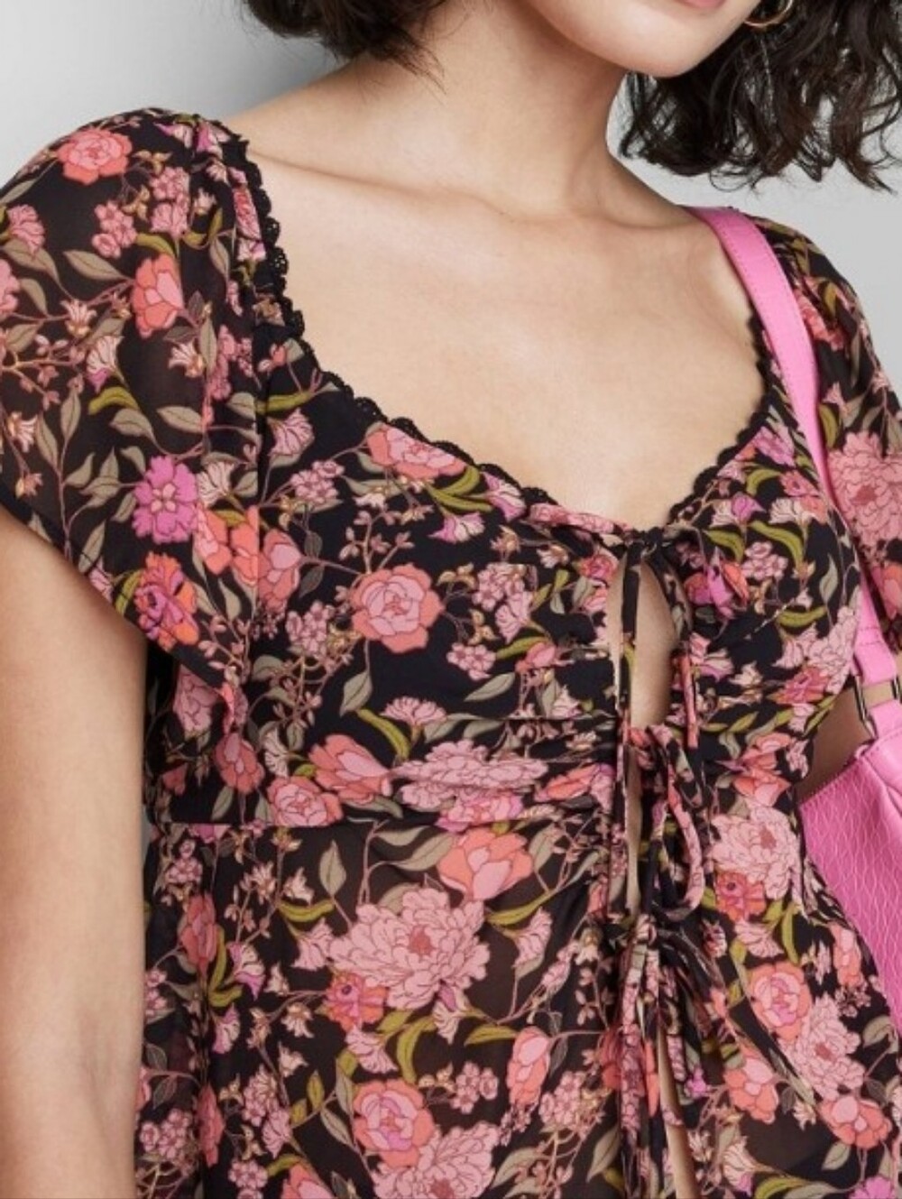 Nwt Wild Fable Black Floral Flutter Sleeve Fly Away Top
